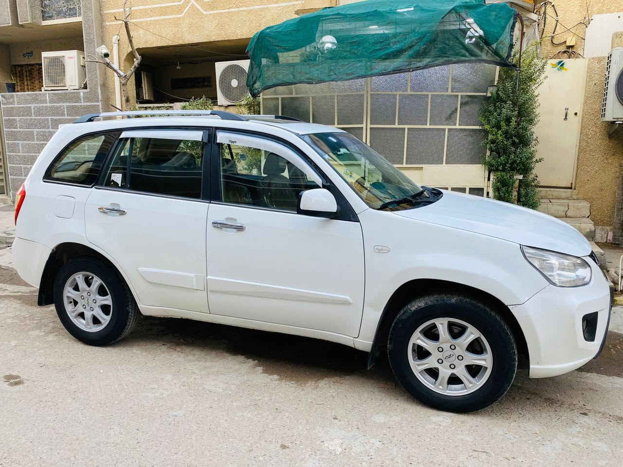 السلام عليكم عندي سياره شيري تيكو 2012 شبيه 13 رقم بغداد جديد كير كهربائي 5 نمر دواخل نضيفه سياره خير من الله كهربائيات شغاله السعر 68 وبيه مجال حك الجيه التواصل واتساب غير متواجد عل فيس ***********
