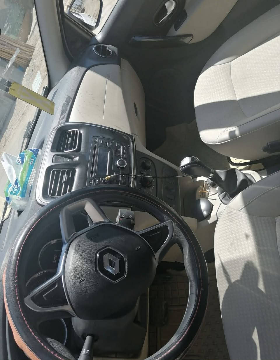 رینو سمبول فرنسی
٢٠١٩
*********** سعرة ٦٥ شراي يخابر رةقم
