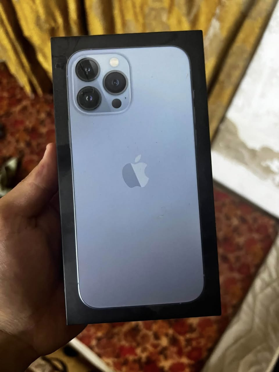 السلام عليكم ايفون 13 pro max  ذاكرة 256 بطارية 78 نظافة 100 شخط مابي  تاخذه على فحص سعر 700  وبي مجال رقمي ***********
