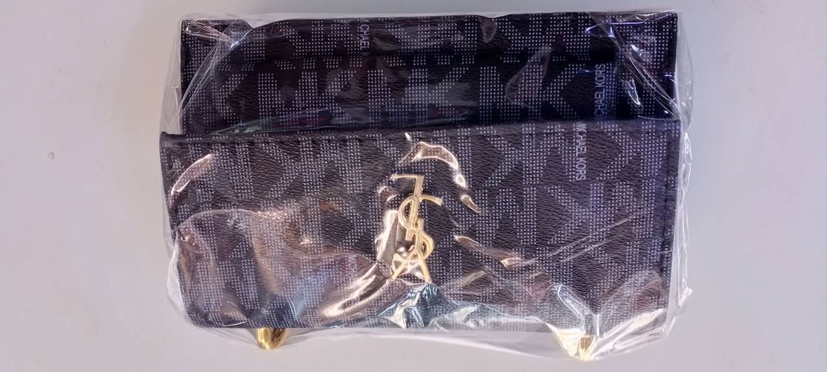 اللهم صلِّ على محمد وآل محمد 🌸
✨ وصلت حديثاً إلى مول السعادة ✨
تشكيلة متنوعة من الحقائب النسائية والبناتي بأجمل الموديلات وأحدث التصاميم 👜💖
🎀 حقائب يومية وعمل
🎀 موديلات سهرات
🎀 حقائب بناتي بألوان جذابة
🎀 خامات مرتبة وأسعار مناسبة للجميع
📍 العنوان:
الديوانية – حي العسكر
شارع لوكفه القديم
مقابل شارع مركز شرطة الحسين
مول السعادة… ذوق وأناقة بأسعار ترضيكم


**إذا كنت صاحب هذا الإعلان وتريد حذفه لأي سبب، رجاءا أرسل رسالة إلى الدعم الفني**