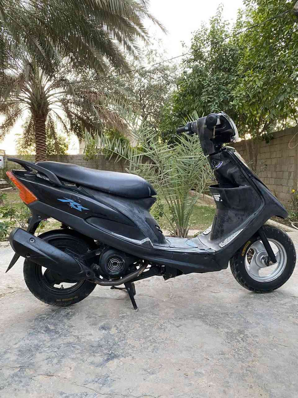 سلام عليكم
للبيع ماكس عدله 

محرك مفتوح على أيدي 

شغاله نكره سلف هندر

سعر 400 وبيها مجال  

مكان حله حي الجزائر 

الهاتف *********** تحياتي للجميع
