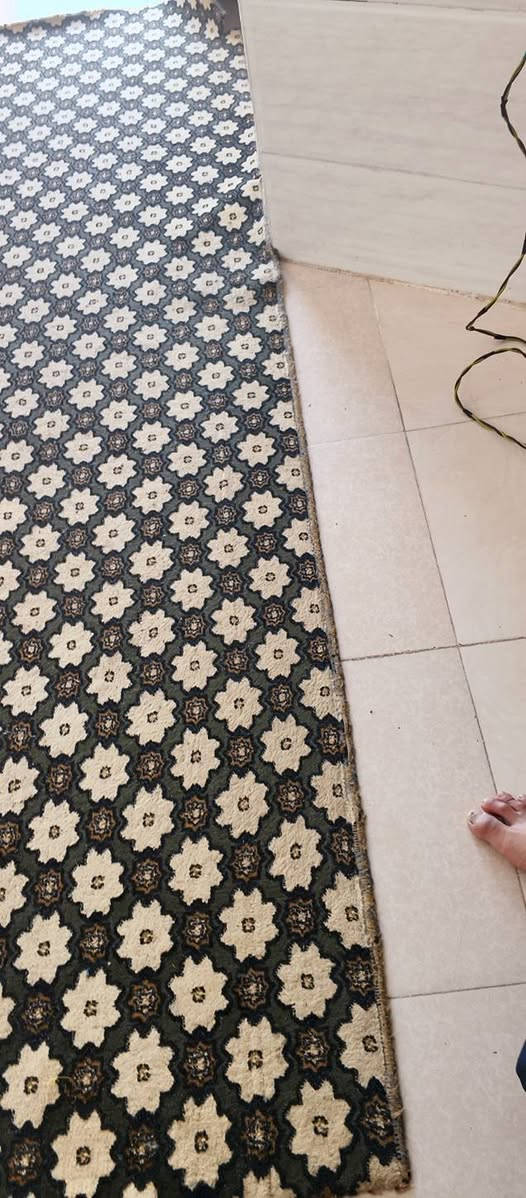 فرشه للبيع الطول 5 والعرض 4
السعر 15 الف 
للستفسار 
***********
