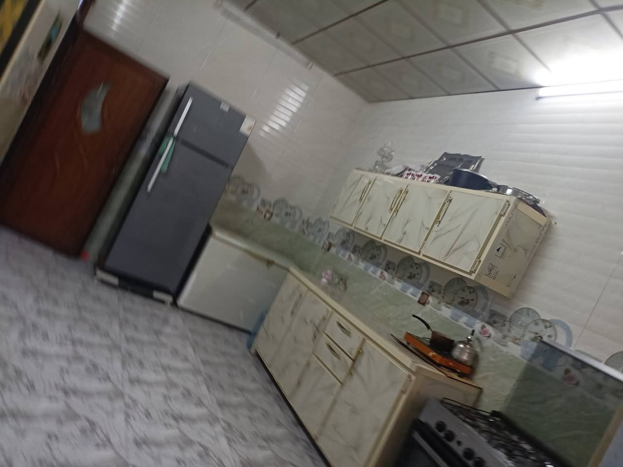 بيت للبيع العنوان حي الرشيدية المساحه 170 واجهة 7 ونص
البيت طابقين : طابق الأرضي 
غرفه نوم كبيره 
هول 
استقبال 
مطبخ 
صحيات 
الطابق الثاني: 3 غرف وغرفه سويت 
وهول وبيتونه بالطابق الثالث 

الاستفسار الاتصال عبر الرقم

 ***********
