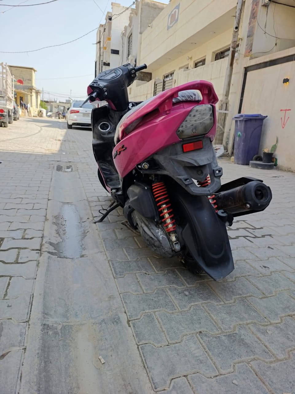 سلام عليكم جيتي ار مكينه كلش حلوه وصافيه وكهربايات كله شغاله بريك اشاير للبيع او مراوس  سعر 800 وبيه مجال بسيط دراجه ترايها للبصره  رقم واتساب ***********
