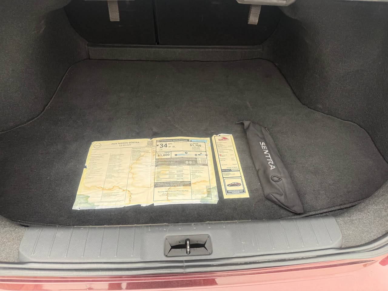 نيسان سنترا sv 2024
سياره ماشيه 9876 بعدها زيرو
سياره رقم بغداد باسمي
سياره دخول جديد وترقيم جديد 
بدون ايرباك وبدون شواصي  وبدون ودواخل ولغد
فقط تبديل جاملغ ومصبوغ
وبيها مكان بارد حافه البنيد
( توقف ذاتي امامي خلفي  بصمه ابواب الاماميه تشغيل عن بعد حساس الخروج عن المسار نظام تحديد مسار وبعد بيها مواصفات) 
السعر 172 ورقه  قابل للتفاوض
سياره جديده وبعدها بوضع شركه وبلخير على الياخذها
للاستفسار *********** متواجد واتساب بغداد, العراق
