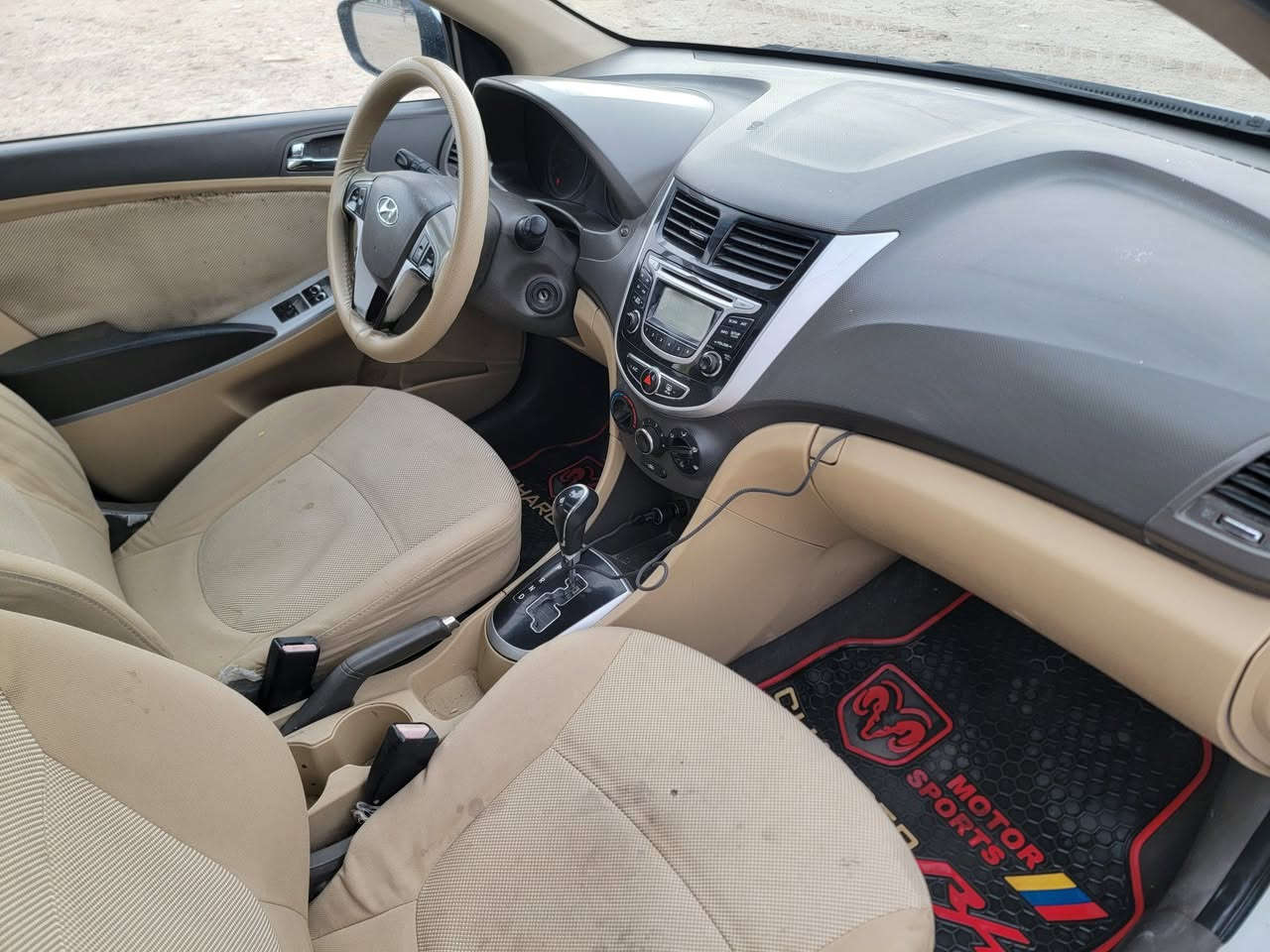 السلام عليكم اكسنت موديل 11اربيل نكليزي مكينه 1600   تريد تحويل او وكاله حاضر  مكان السياره بالحله  بيه ٤ قطع صبغ  السعر 74  
***********
