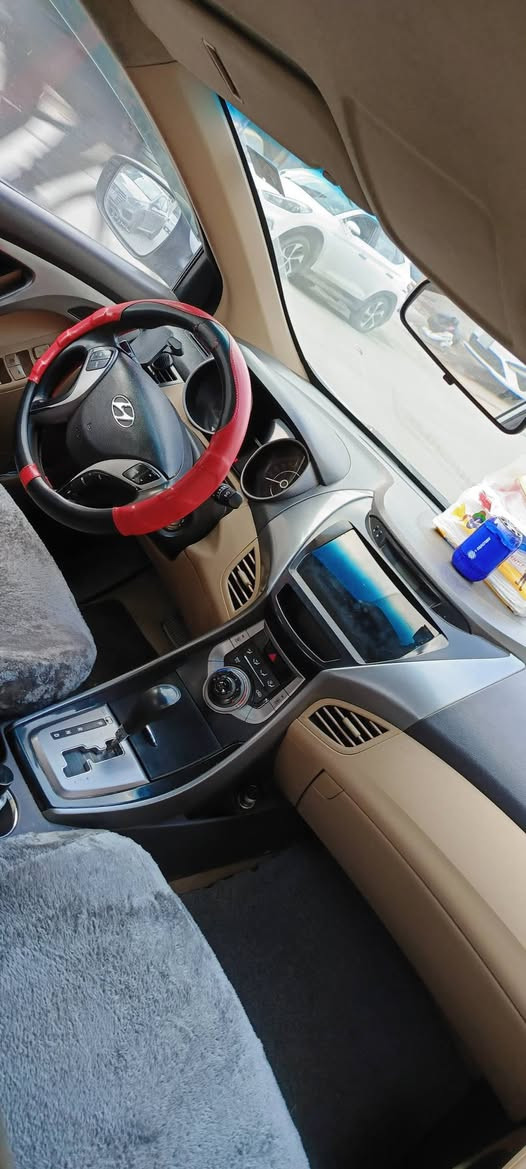 اسلام عليكم....
النترا 2012 وارد خليجي محرك 1800
كير محرك مكفول 
منظومه تبريد جديده 
منظومه زنون جديده
تخم تاير جديد 
صدر كله جديد 
دوشمه جديده 
رقم جديد شاده
شاشه كاميرا شاد جدد 
السياره مسويلها ادامه كامله 
صبغ حزام مكاني ساحه ميسلون أو الدوره 
سعرها 92 وبيها مجال بسيط ***********
