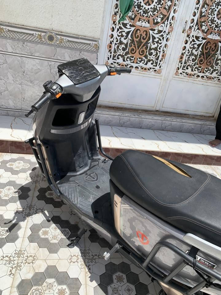 السلام عليكم
من رخصت صاحب الكروب 
دراجه تيسلا 

2024

6بطاريات نص عمر 

ملف 2000واط

كهربائية كلهه شقاله كلوب زنون قوي 

بكلايت اشاير 

ابريك امامي وخلف شغال 

السعر خاص

رقم صاحب دراجه

***********
