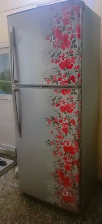 ثلاجه • حجم كبير • عيوب بسيطة