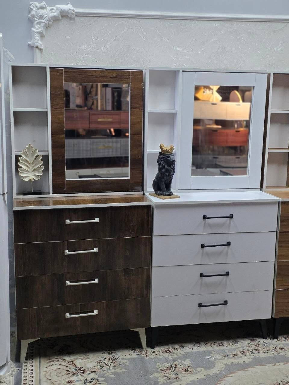 ✨ ميز تواليت خشب بتصميم عصري وأنيق ✨
🔥 لمسة فخامة وترتيب لغرفتج بسعر مميز 
📏 القياسات: ▪️ العرض: 80 سم
▪️ الارتفاع: 170 سم
▪️ العمق: 35 سم
💰 السعر: 95الف  دينار فقط 🔥
🚚 التوصيل مجاني لكل العراق 
للتواصل خاص او على الرقم ***********
