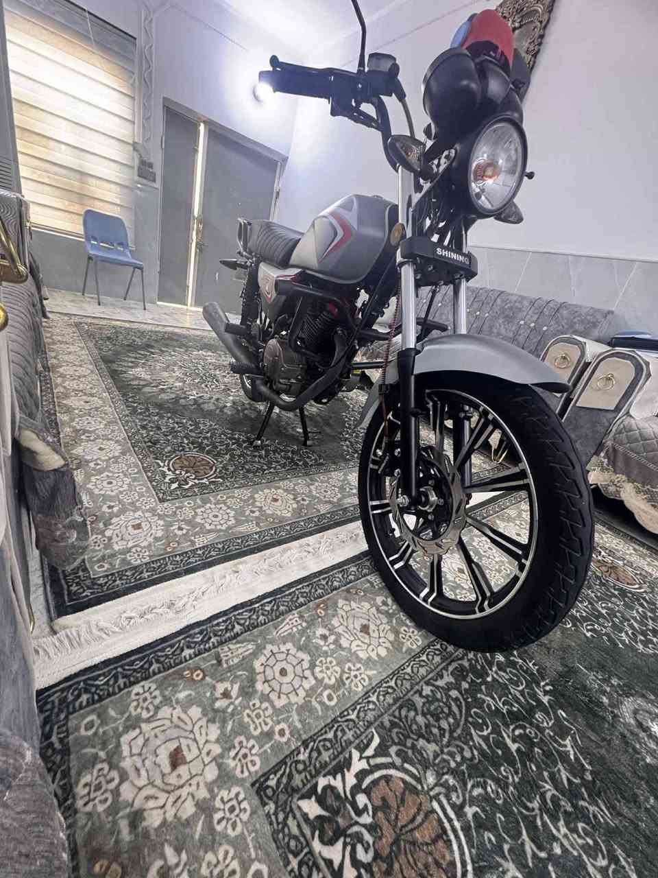 السلام عليكم 
دراجة شاينك بالباكيت صارلها شهرين للبيع 
مكاني الرميثة
السعر جوة السوك 
للتواصل ***********
