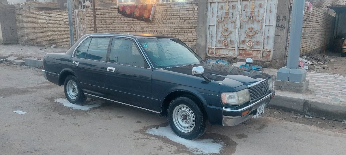 كراون ديلوكس سياره جاهز من جميع النواحي تبريد ثلج  رقمهه انكليزي  حداديه تخم تاير سعرها 77مكفوله عنوان ناصريه سوق الشيوخ
رقم ***********
