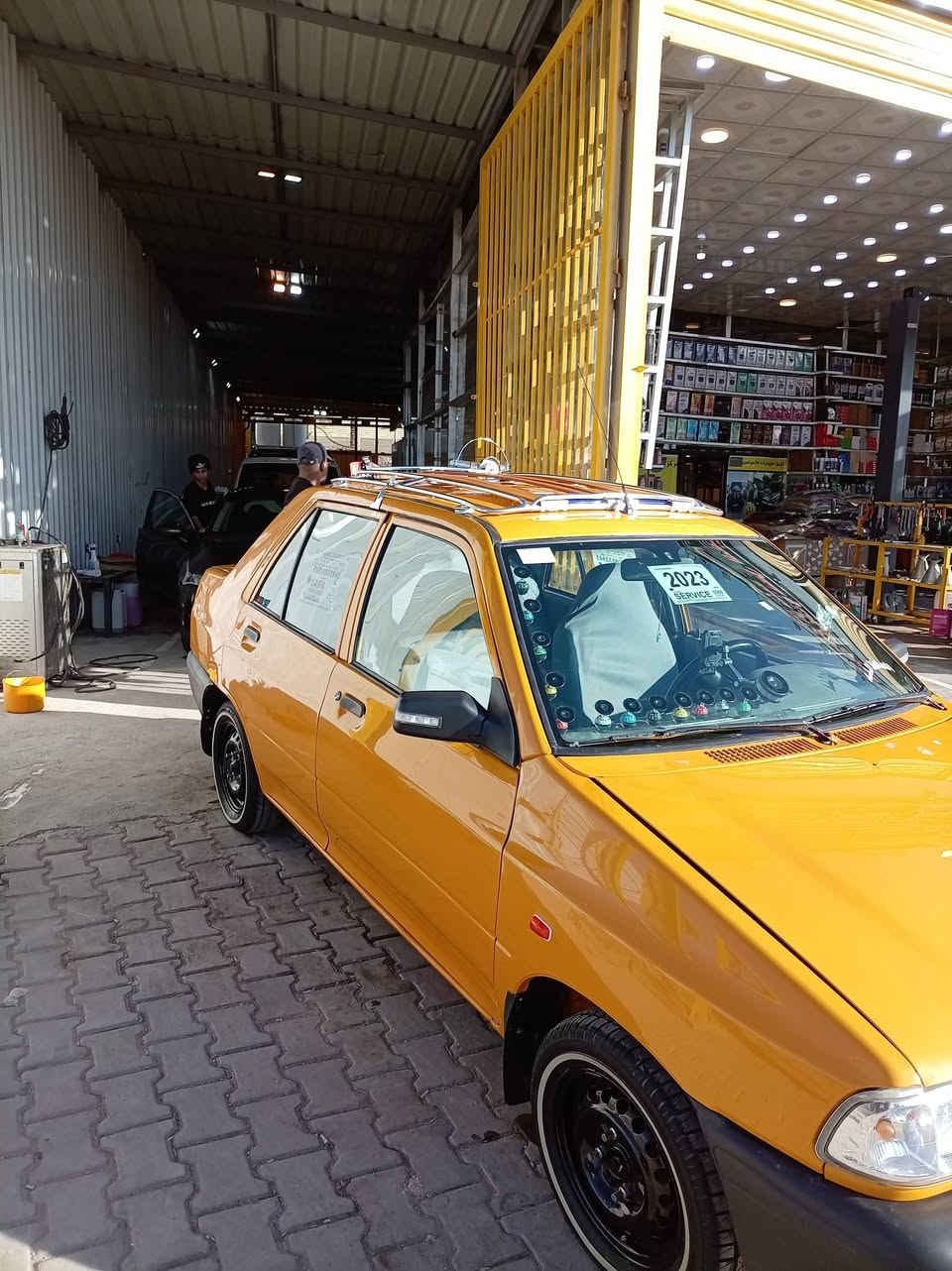 سلام عليكم سايبه للبيع 18 سياره جديد تبريد تخم تاير باتري حداديه كله جديد ***********
