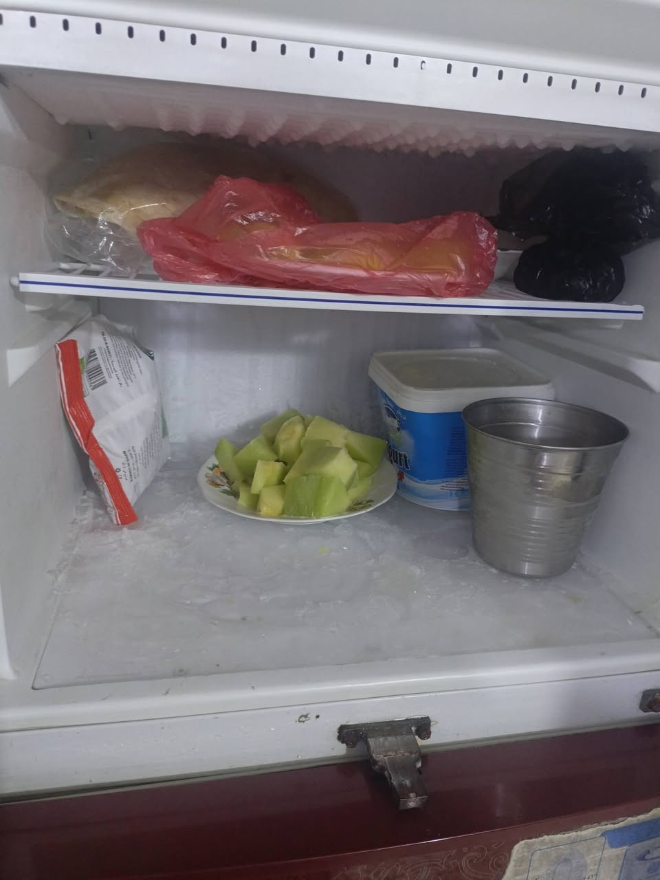 للبيع غراض بيت كولهن نضيفات الغرفه ب 550 ثلاجه ب150 ميز وبلازمه ب50 بلا نت غسالة صحون ب150


**إذا كنت صاحب هذا الإعلان وتريد حذفه لأي سبب، رجاءا أرسل رسالة إلى الدعم الفني**
