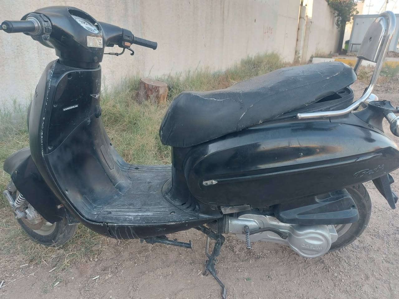 للبيع دراجه كلاسيك شغاله السعر 225 وبيها مجال للتواصل على الرقم ***********
