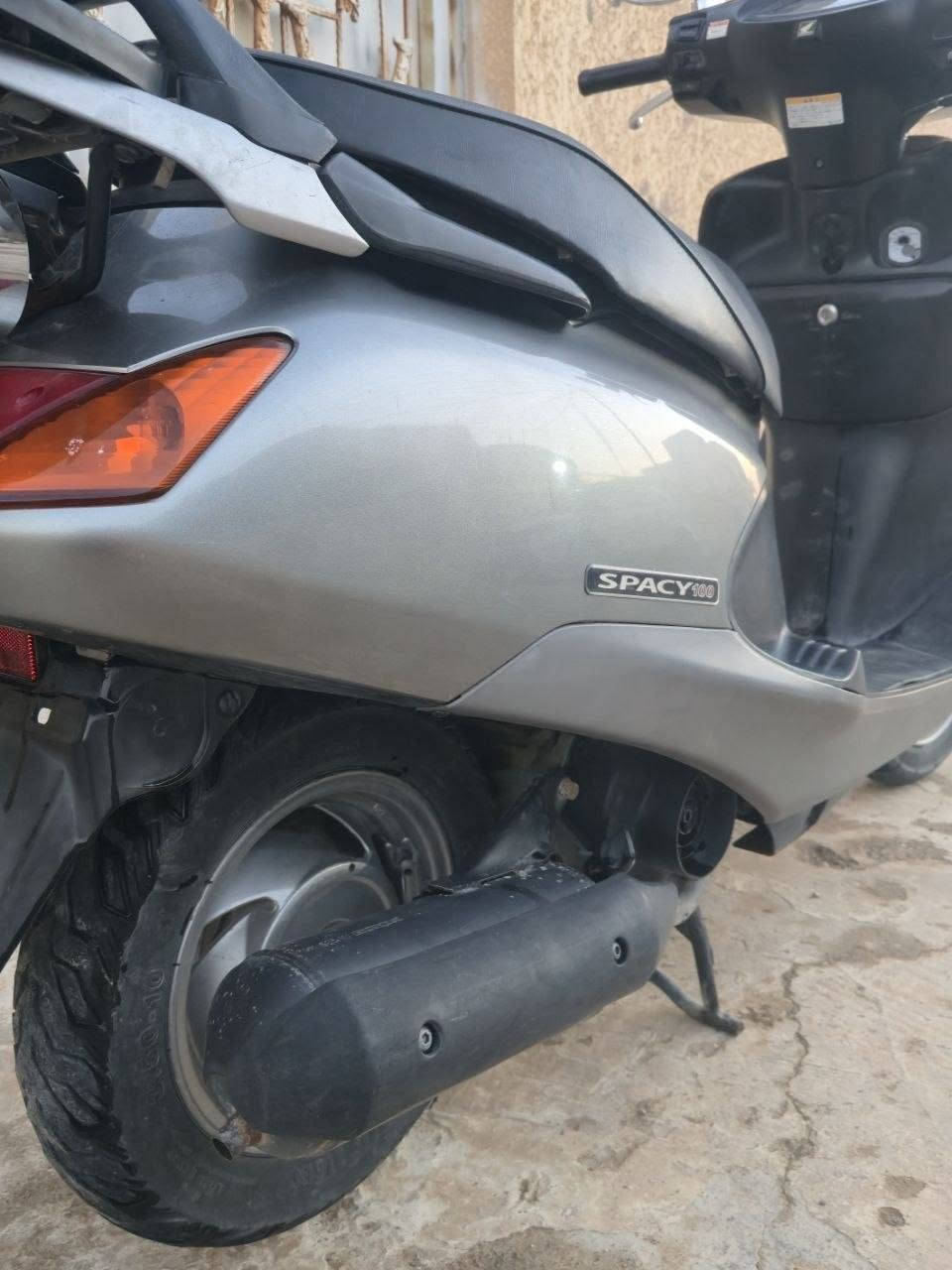 سبيسي رمبة للبيع كفالة عامة كفرات أصلية شغالة سلف هندر لون فيلي كهربائيات شغالة


**إذا كنت صاحب هذا الإعلان وتريد حذفه لأي سبب، رجاءا أرسل رسالة إلى الدعم الفني**