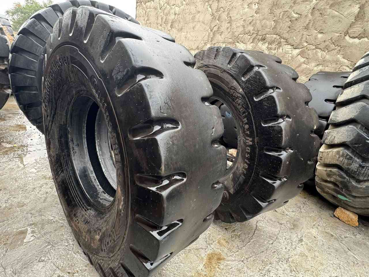 سلام عليكم ورحمة الله وبركاته)
تايرات باله مستورد احجام مختلفه

٣٣-٦٥-٣٥

٢٥-٥-٢٩

٢٥-٥-٢٦

٢٥-٢١٠٠

٢٥-١٨٠٠

٢٥-٥-٢٣

٢٥-١٦٠٠

العنوان نجف الاستفسار*********** واتس
