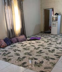 عندي بيت للبيع بااريدو مساحته 450 متر حوش جبير وكراج سياره بي غرفتين و...