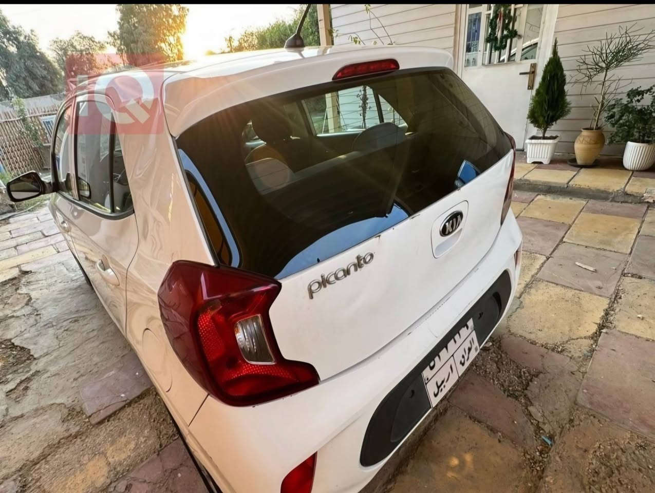كيا بيكانتو موديل 2018 لون ابيض للبيع مستخدم
المواصفات 
​سعة المحرك: 1.2 لتر 
​عدد السلندرات: 4 سلندر.
​كير: أوتوماتيك.
​المواصفات: خليجية.
​ ماشية : 48,000 كم.
رقم أربيل سنوية منتهية
وكالة
بيها 3 قطع مصبوغة
مكينة تبريد شغال ممتاز 
داخل نظيف 
السعر  95 ورقة وبيها مجال بسيط
عنواني بغداد قادسية 
رقم هاتف *********** بي واتس اب
