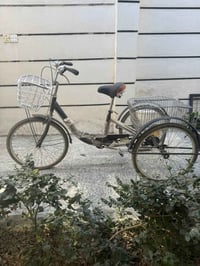 للبيع السعر 240  07756570996  مكان بغداد