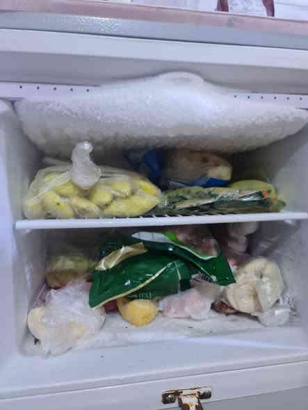 سلام عليكم ثلاجة نوعية دنكا حجم ١٠ قدم للبيع مبيها اي عطل ومداخلة اي تصليح والفريز كدامكم ماشاء الله تجميد يخبل الشراي يتواصل ع هذا الرقم*********** خاص مااجاوب ع الرقم يصير تواصل وبي واتساب
