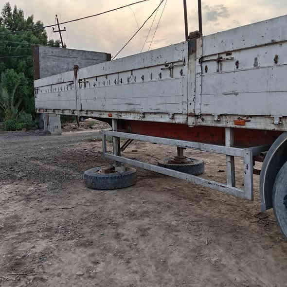 سلام عليكم عربانه المانيه تلث محاور جاهزه من كلشي ماعد الجوبلسات تخم تاير جديد كهربائيت كله شغاله الحصيره نضيفه السعر ٥٠ وبيه مجال حك الجيه العنوان واسط نعمانيه ***********
