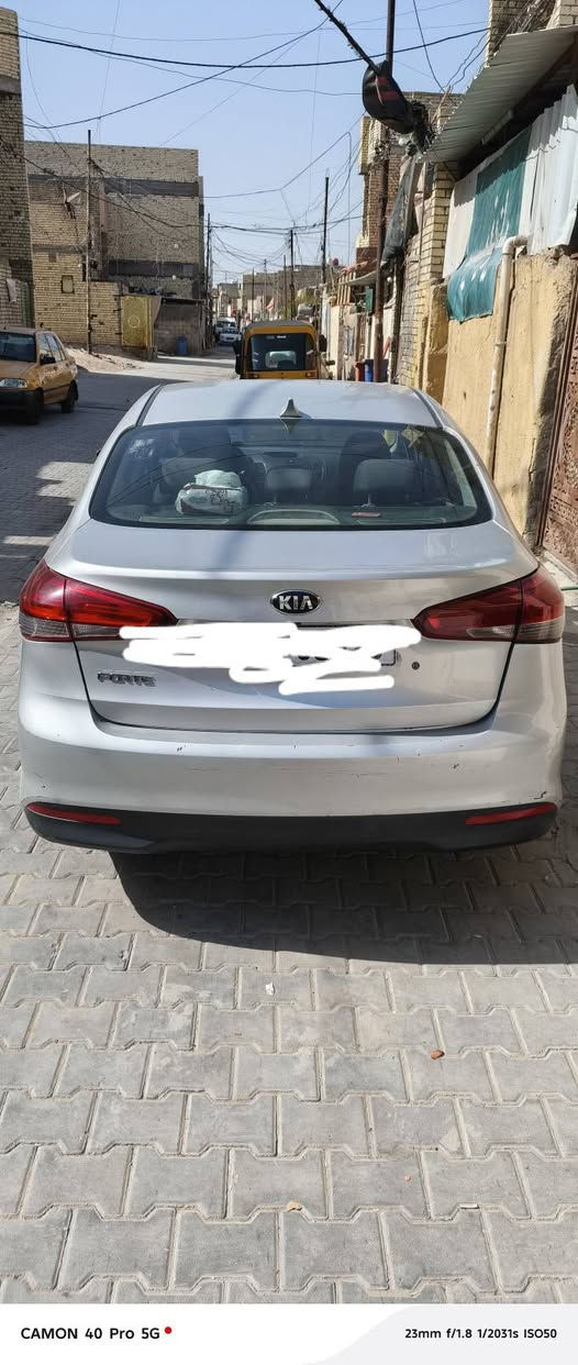 السلام عليكم فورتي 2018 وارد أمريكي حادثها جدا بسيط بخشم البنيد وبيها بارد بجاملغ جهة السايق مكفولة من الصبغ رقم بغداد إنكليزي المكان بغداد للاتصال ***********  السعر 118 وبيها مجال بسيط
