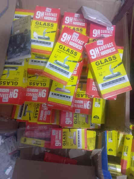 لواسق شلعه كامله العدد 15 الف قطعه
ابيع شلعه كل البضاعه 
بيه قديم وحديث مشكل 
السعر مناسب جدا الشراي يراسلني ويدلل
واتساب ***********
