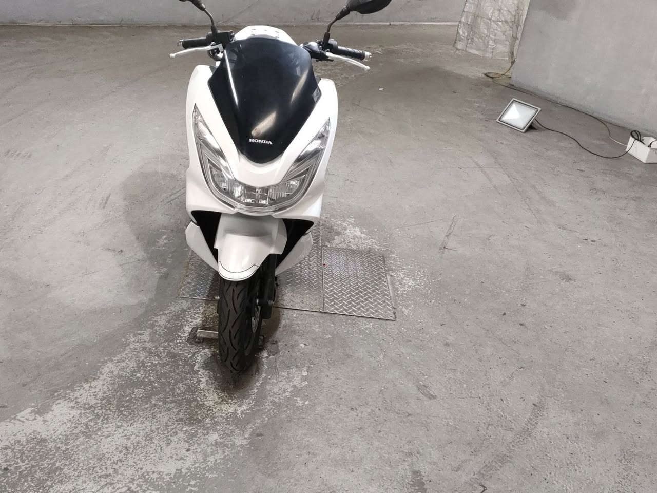 يالله بي سي اكس ياباني مكينه 125كفالة عامة اي نقص مابيهة ماشية 6الف بل يابان وحالين 7كفالة عامة الدراجة سعرهة 19$ورقة ونص مجال كلش قليل ***********مدينه الصدر عنواني سعرهة19ونص مجال حكزالجية بس
