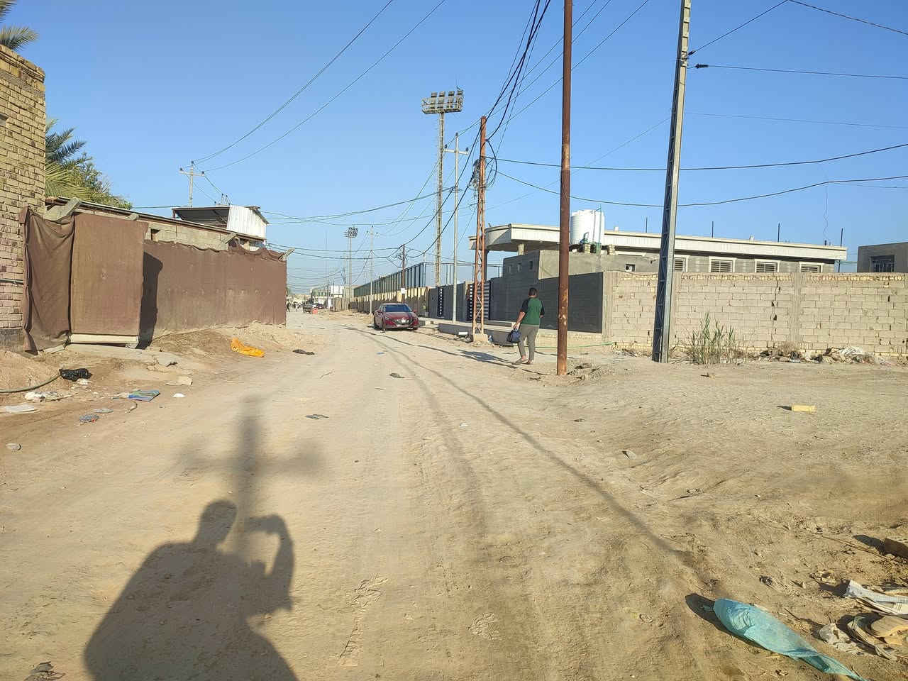 السلام عليكم 
قطعه زراعي للبيع المساحه150ركن مجاور الملعب الثيل القطعه مدفونه جاهزه للبناء
للاستفسار  ***********
