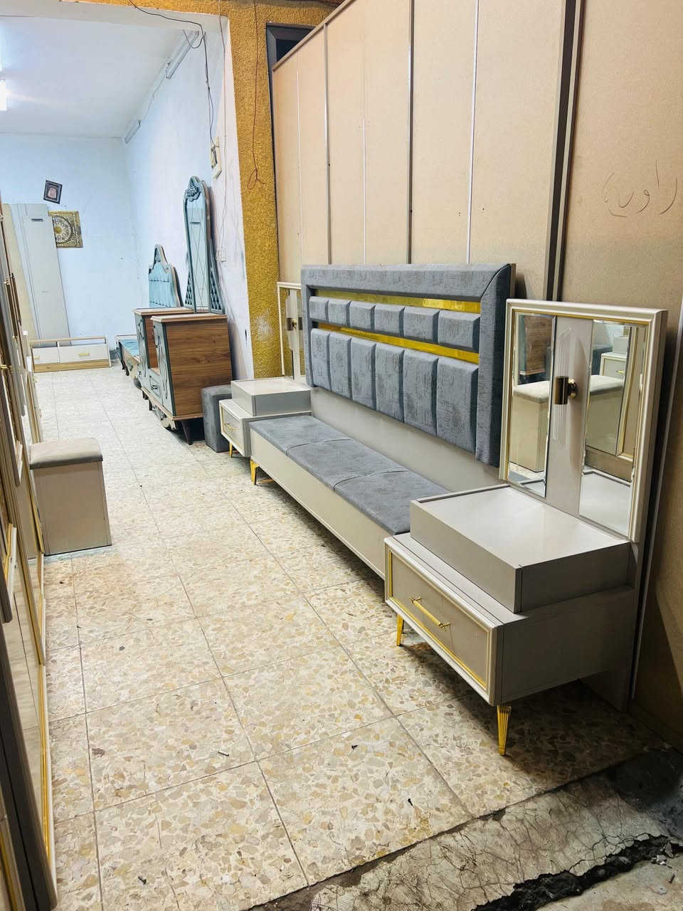 غرفه تركي 10 قطع مودرن حديث 💯نظافه 95 واصل شد او نقل


**إذا كنت صاحب هذا الإعلان وتريد حذفه لأي سبب، رجاءا أرسل رسالة إلى الدعم الفني**