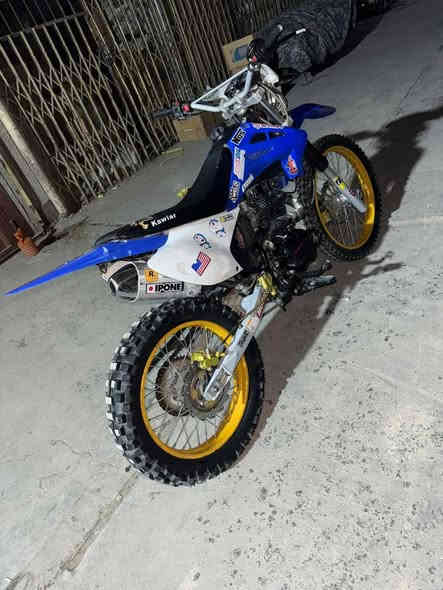 دراجه قفاز  لبيع م٢٠٢٤م٢٥٠ccاوراقه كامله السعر 1300وبيها مجال قليل م بغداد الزعفرانيه الشراي يتصل ***********
