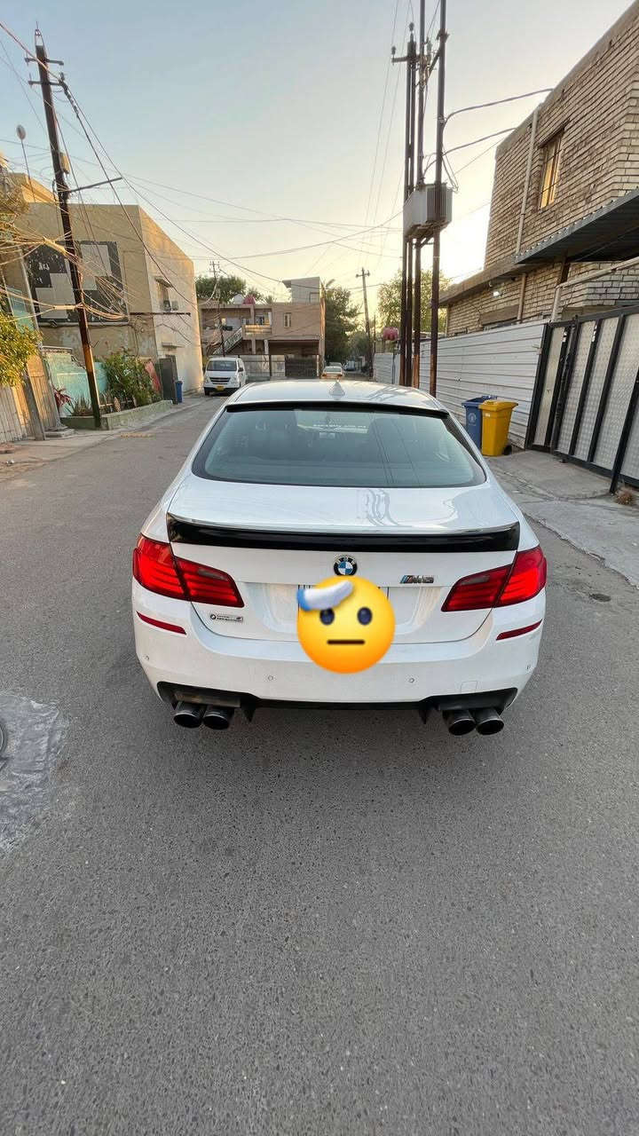 سلام عليكم للبيع بي ام موديل 2011
F10 حجم 550 8 سلندر تون توربو 

فول موصفات بوب شفط 5بردات داتاشو صندوك كهرباء
سياره فول للاخير بيها هواي موصفات 
كير محرك كهربائيات كله شغاله شرط سنويه جديده بسمي تحويل ثاني يوم   رقم بغداد الجديد 
مكانهة بغداد 
+964 771 828 6845
