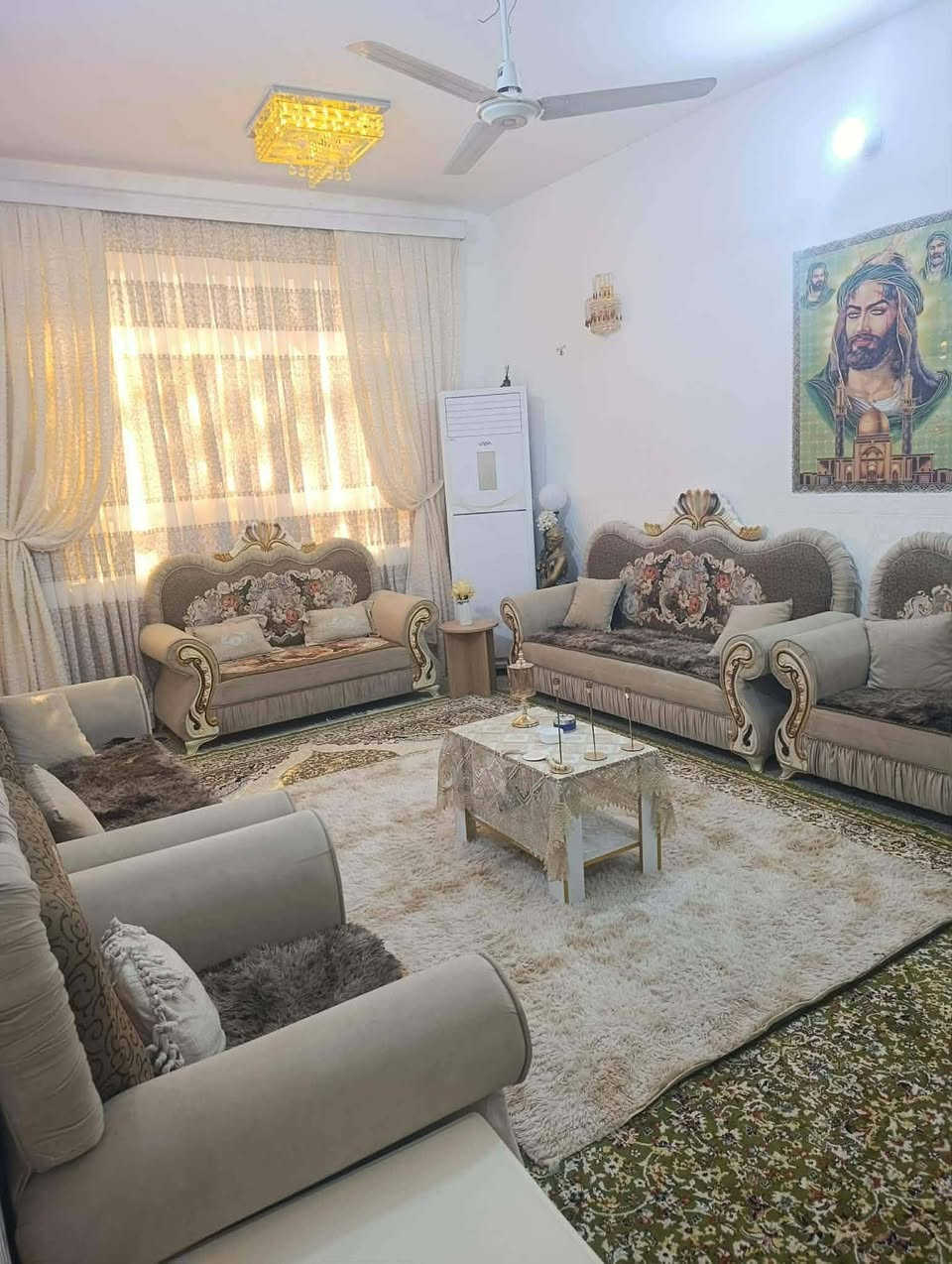 بيت للبيع المساحة ١٣٠ متر طابقين  متكون من استقبال وهول ومطبخ و٤غرف نوم  صحيات داخلية وخارجية  العنوان شارع جعفر الطيار قرب مول بيروت للاستفسار الاتصال على الرقم
***********
***********
#خاتون👑
