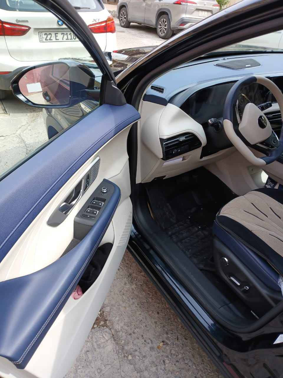 Dongfeng Huge  2024 قەپات مواسەفاتە  
رەقەمی خاوەنەکەی  19KM رۆشتیە 
لۆ زانیاری زیاتر پەیوەندی بەو ژمارەیەوە بکەن 
***********

المحرك: 1.5 لتر تيربو (Mach Power).

القوة: حوالي 197 إلى 201 حصان.
عزم الدوران: 305 نيوتن متر.
ناقل الحركة: أوتوماتيكي ذو تعشيق مزدوج (DCT) بـ 7 سرعات.
النسخة الهجينة (HEV):
المحرك: نظام هجين يجمع بين محرك 1.5 لتر تيربو وموتور كهربائي.
القوة الإجمالية: تصل إلى 245 حصان.
عزم الدوران: قوي جداً يصل إلى 540 نيوتن متر.
استهلاك الوقود: موفرة جداً، بمعدل يصل إلى 5.8 لتر لكل 100 كم. أربيل, العراق
