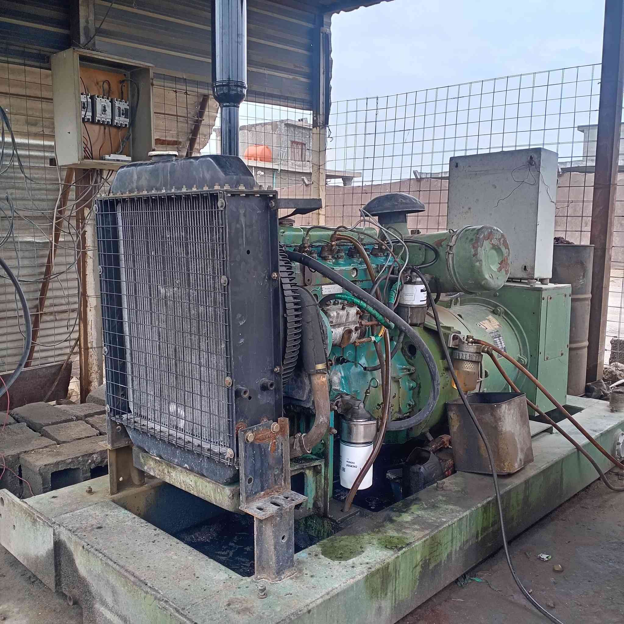 مولد بيركنز ٤سلتدر ٥٠ كيفي فوركسن شرط عل حمل *********** سعر ٢٨ بيه مجال
