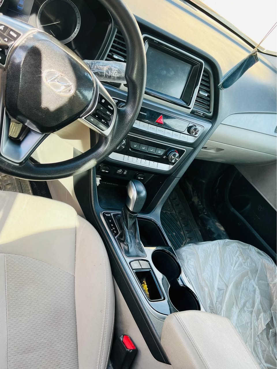 للبيع سوناته 2019 رقم بغداد انكليزي بسمي فول مواصفات عده فتحه وبصمه مكينه 2400كير خير من الله جاهزة على اخر حبايه 
حداديه تخم تاير منضومه زنون بيه فقط بنيد بدون عابر *********** السماوا, المثنى
