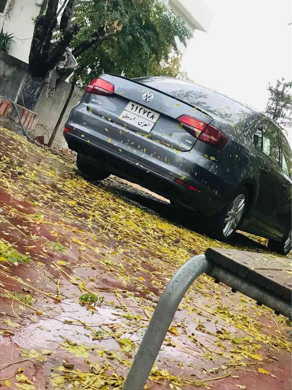 جیتا مۆدیل ٢٠١٨ زۆر خاوێنە ٦٩ مایل رۆیشتوە یەک پارچی بۆیاخە بەبێ ژورێ بۆنیتەکە بەبێ  ئەوەی پەرشوتی تەقی بێت قەباغ سنودقی بیلاد گۆردراوە کەمێک پشتەوەی گرتود زۆر کەمە وە مەکینەی بیلاد گۆردراوە بەبێ عیب دەروات لە بازار  وە سالانی تا ٢٠٣٠ نوێیە وە بێ تەقەو بێ مەسروفە نرخی ١٣٣ مەجال ژمارەی تەلەفۆن *********** رەوەند جەمال شقلاوة, أربيل
