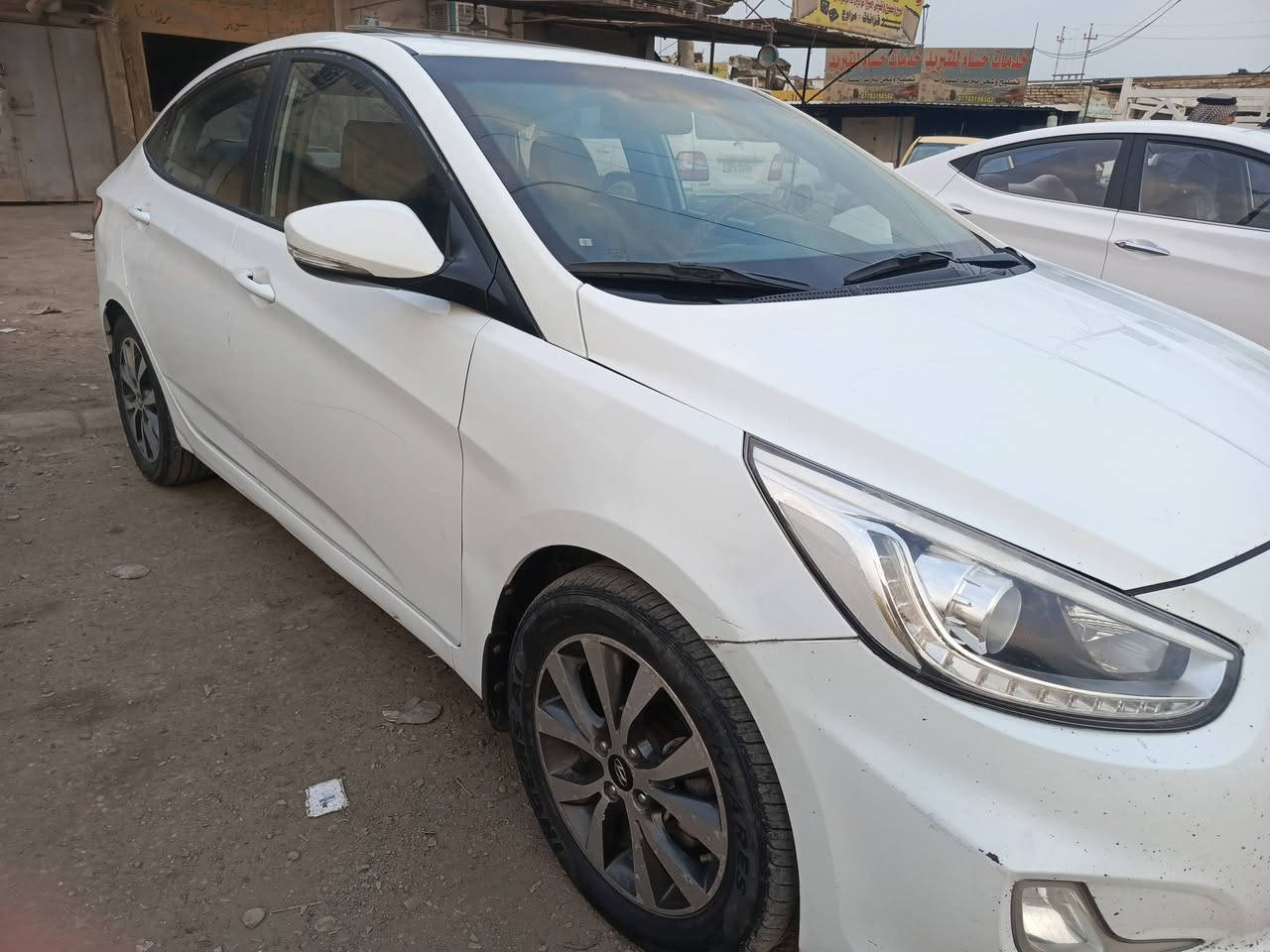 اكسنت خليجي موديل 16رقم ميسان  بيها صبغ قليل محرك 1.6وكير نظاف حداديه جاهزة تبريد شغال دواخل نظاف  92مجال قليل الاتصال ***********الشراي يتصل ويدلل العنوان ميسان.
