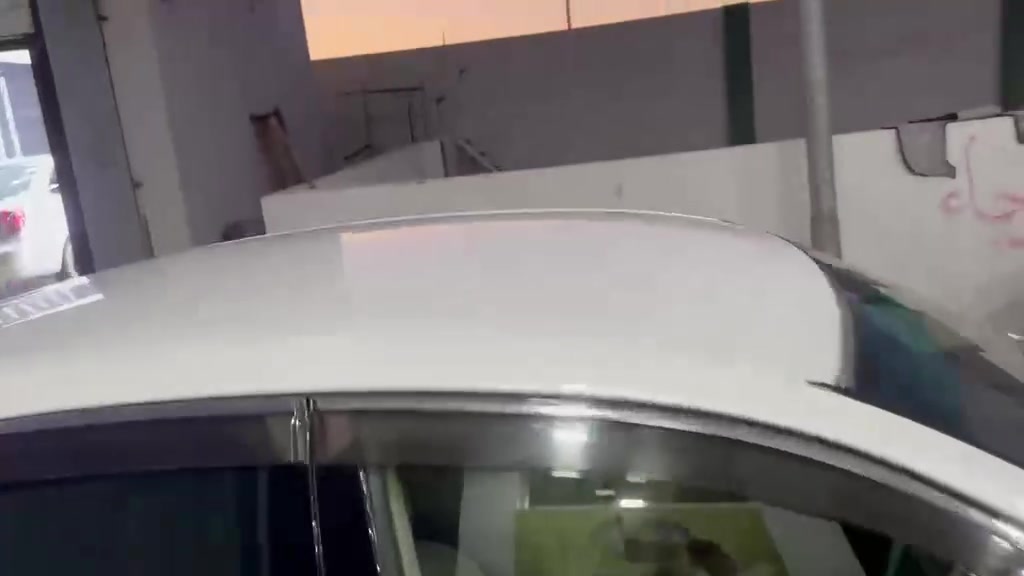 سەلامو عەلەیک شاهینە ڕۆیاڵ ٢٠٠٥ گەورە بە گەورە هیچی پێوە نیە موسە ٣ دوگمەی فول بەس جلد و سلاید نیە  
 ٣ پەردەی کامل مەرکەزی سەلاجە 
***********
