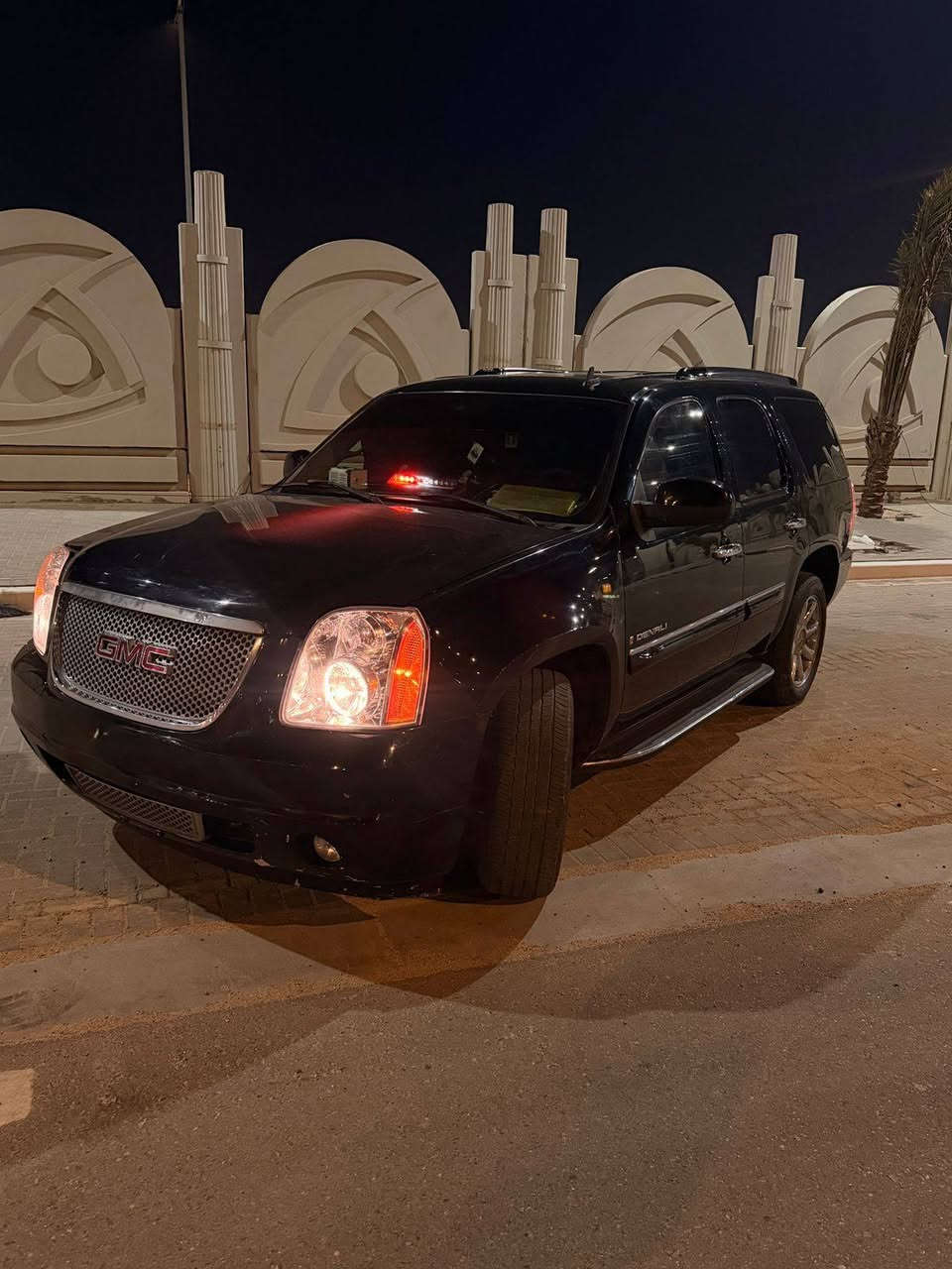 يوكن دنلي فول مواصفات فووول
ادوات موديل ٢٠٠٩ السيارة جديدة بمعنى الكلمة 
متومة طبق الاصل رقم دك وسنوية 
كفاله من الكص 
مكينة كير كفاله كسر كارتون 
تبريد ثلج فتحة بالسقف
كشنات كهربائية 
الكشنات الخلفيه سياحية 
الباب الخلفي كهربائي 
ااسعر ٨٨ وبيها مجال بيع مستعجل 
العنوان البصرة
رقم الاتصال ***********
