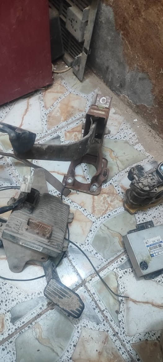 سلام عليكم البيع  عندي عقل مال افيو امريكي الفين اوسبعه كير امكينه
وجويتر اودواسات عل فحص  مكاني بل كوفه ***********
