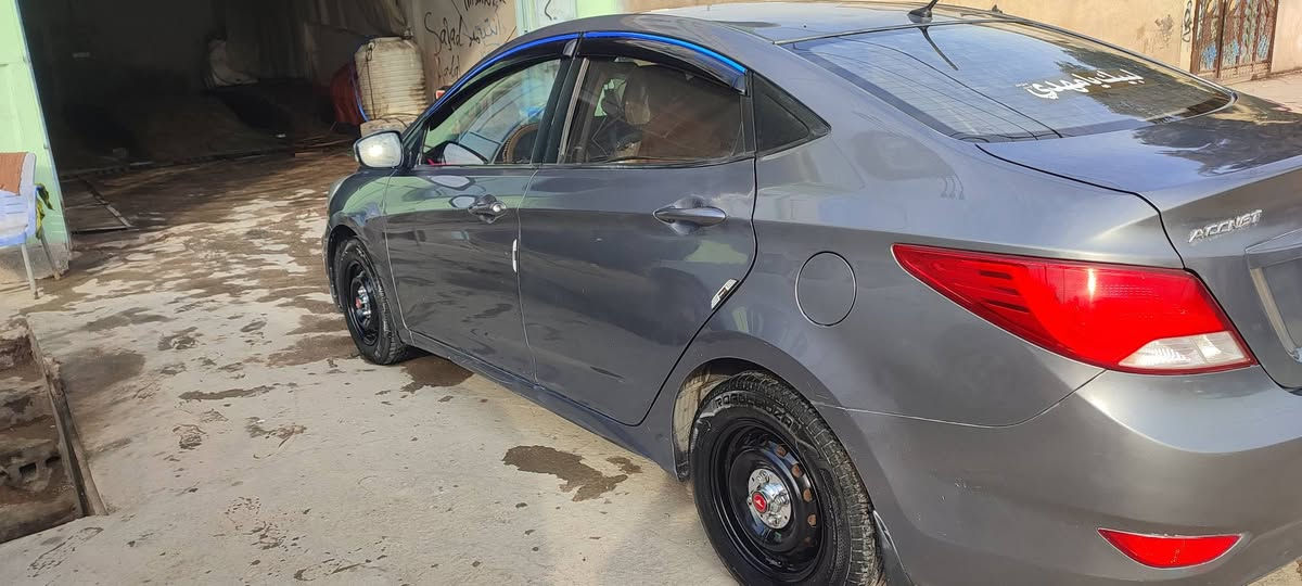 السلام عليكم البيع كسنت موديل 15رقم قادسيه راعيهه جيراني يعني تحويل سنويه جديده السياره كفاله من ضربه فقط راشهه كلير اثر جراد4قطع كير مكينه حداديه كفاله تبريد تدفئه تخم تاير مكينه الف 600جديده مكاني كربلاء مستعجل على بيعهه ***********غيرمتواجدبالفيس
