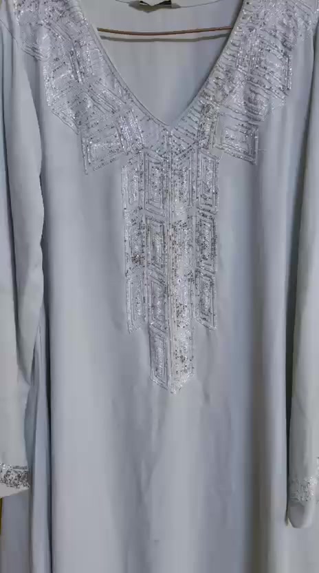 دراعه كويتي شغل يدوي (هاند ميد)
نوع القماش جرجيت ثخين 
قياسها 3 اشبار (تلبس م42/44/46)
سعرها 20 والتوصيل مجاني لبغداد


**إذا كنت صاحب هذا الإعلان وتريد حذفه لأي سبب، رجاءا أرسل رسالة إلى الدعم الفني**