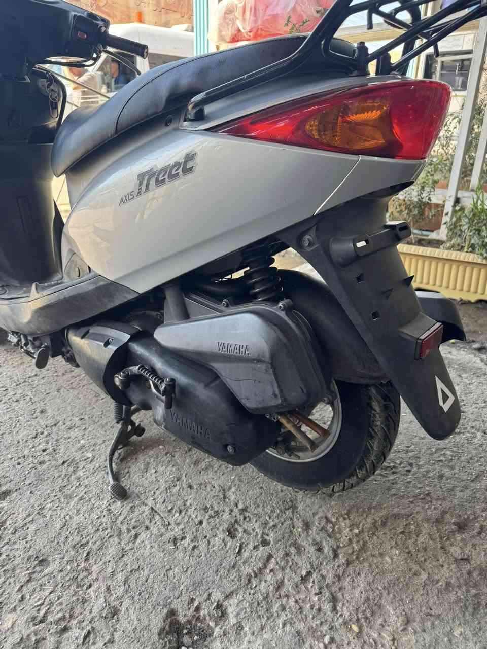 لبيع اكزز الدراجه جديده صار ١٠تيام من نزلتها مكاني بغداد الشعب السعر ١١وبيها مجال ***********
