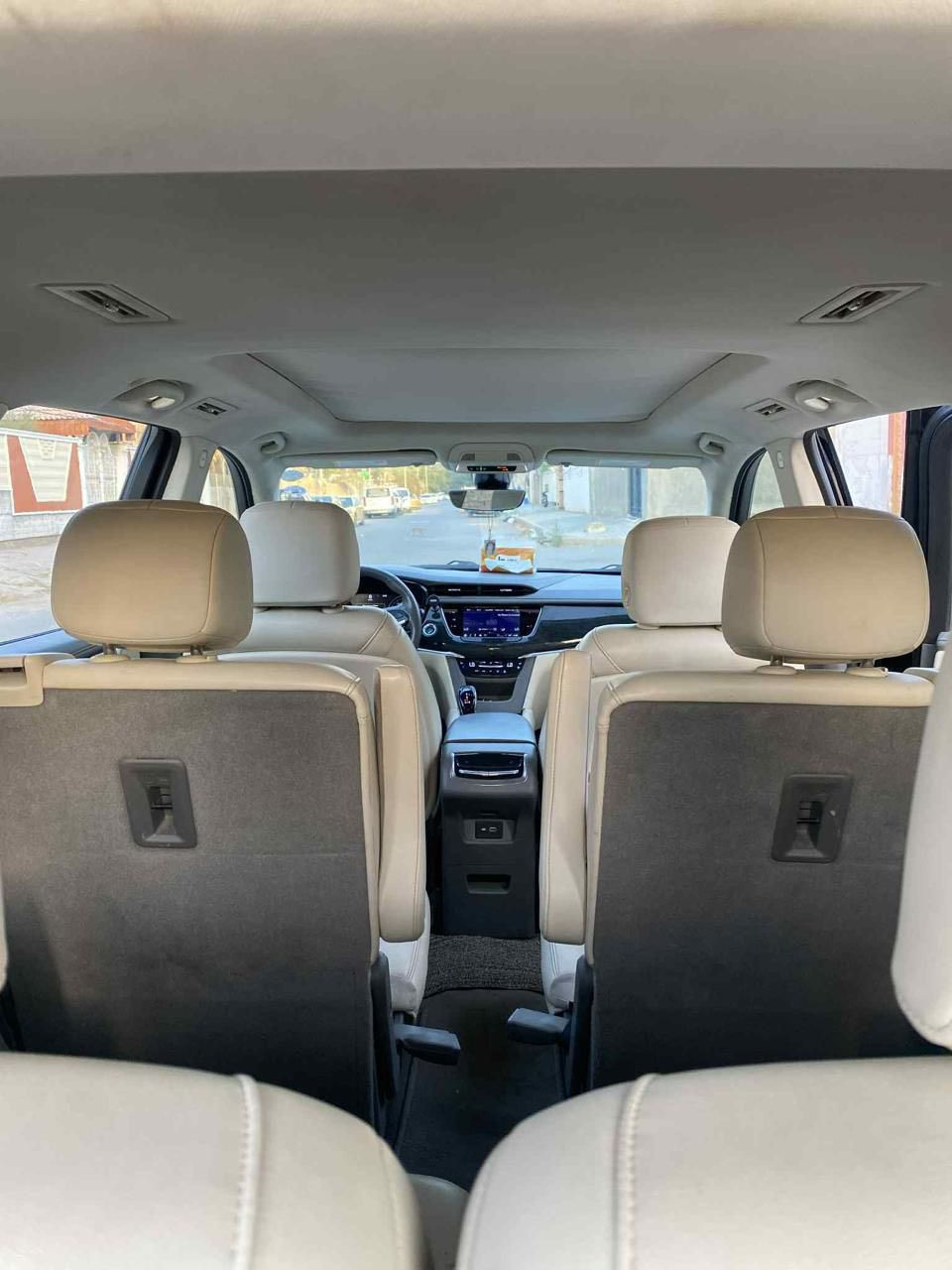 كاديلاك XT6
6 سلندر 
موديل 22 
موصفات لاكجري فول 1/1
كشنات مفصله ملكي لون ابيض مميز 
كير مكينه كفاله
ماشيه 70 ميل  
حادثها فقط قبق الجنطه مبدل بلاد وشويه تعديل بالباب الخلفي 
السنويه ل2028 رقم اربيل الدولي 
السياره بالواقع بعد احلى من الصور 
السعر 340$ وبيها مجال بسيط 
رقم تلفون ***********
