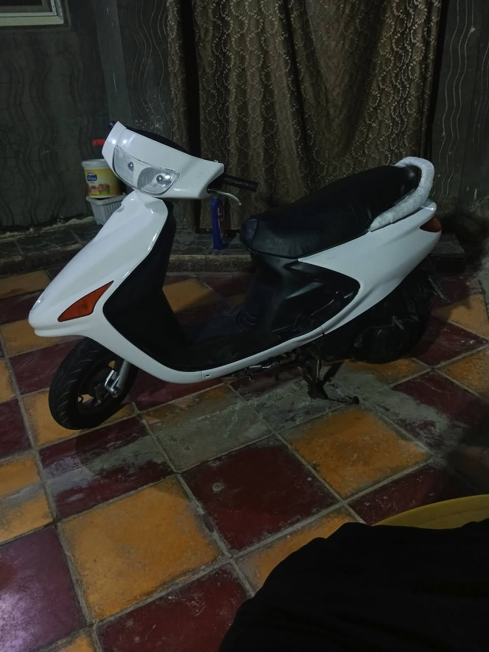 السلام عليكم فراشه للبيع نضيفه حيل  مكان حله سعر 375وبيه مجال لشراي  ***********
