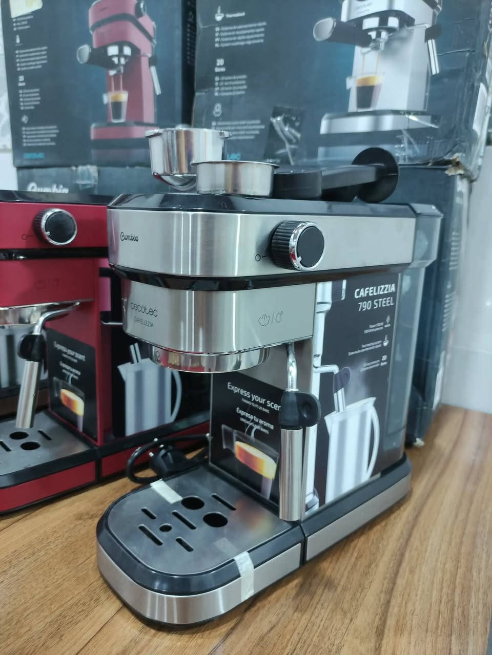 مكائن قهوة اسباني 
بسعر 50 الف 
كامل مع الملحقات 
يتوفر توصيل لجميع محافظات العراق 🌹😍 
الفحص  قبل الدفع


**إذا كنت صاحب هذا الإعلان وتريد حذفه لأي سبب، رجاءا أرسل رسالة إلى الدعم الفني**