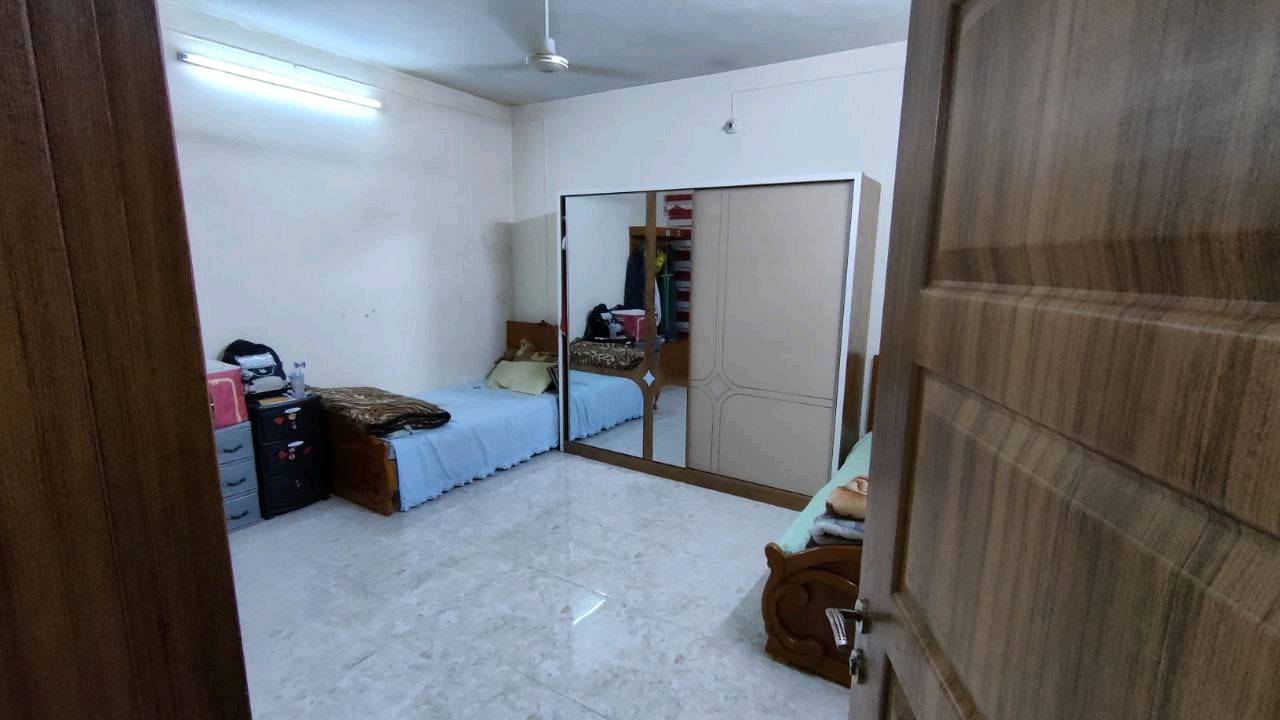 بيت للبيع الموصل حي الاعلام 
بظهر الشارع العام 
204 متر واجهه 12
5 غرف نوم ، محدث طابق ونص 
يمكن فصل الطابقين 
سند جديد