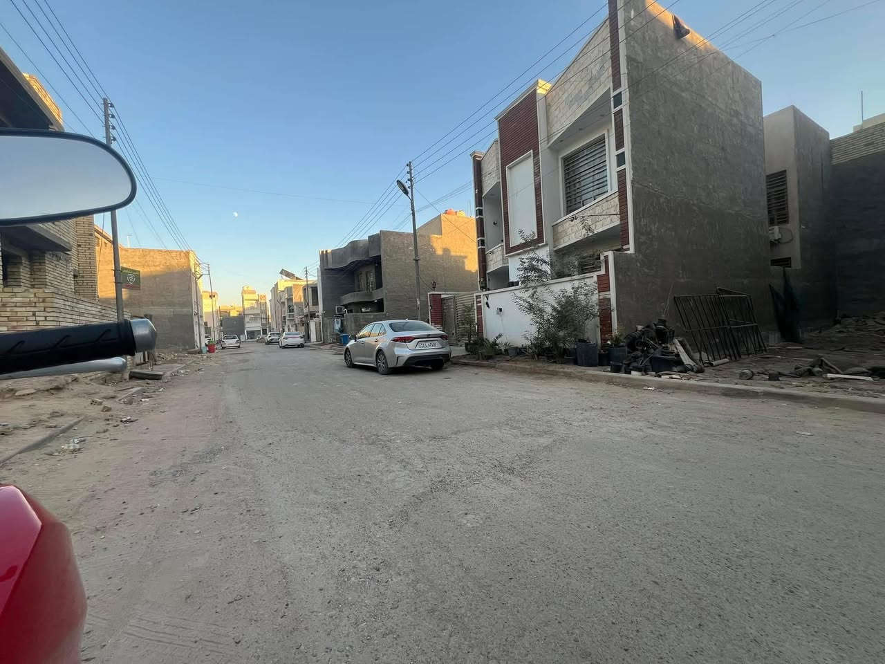 السلام عليكم…
قطعة ارض زراعي  للبيع 
مساحة ١٢٠ متر 
واجهه ٧ ونص 
نزال ١٦ متر

الدورة حي دجلة المربع الثالث قرب شارع تشرين
رقم القطعة 357a 
موقع القطعة مبين بالخريطة .

***********
